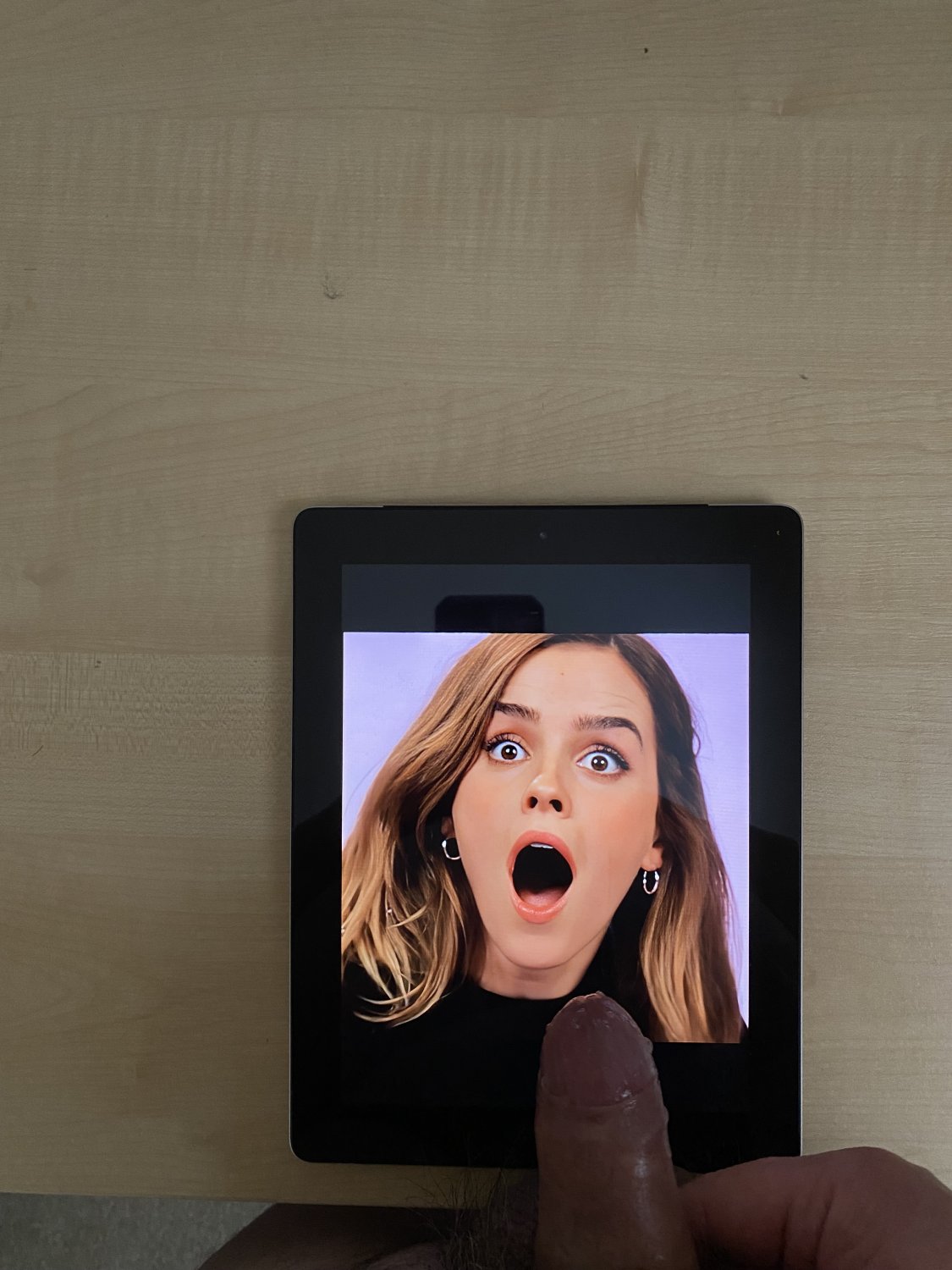 XVco7TO2 Emma Watson Cum & Piss Tribute 07.jpg